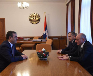 Է. Մարտիրոսյանի գլխավորած պատվիրակությունը մասնակցել է ԱՀ ԱԱԾ մասնագիտական տոնին նվիրված հանդիսավոր նիստին